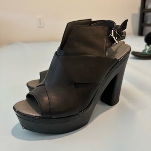 Women’s Kenneth Cole faux leather wedges